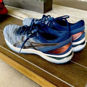 Asics Gel Cumulus 22- size 12 wide- cushioned running shoe-barely used